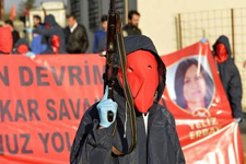 İstanbul’un Göbeğinde, Kalaşnikoflu Cenaze Töreni