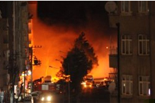 Teröristler, Şehri Uzun Namlulu Silahlarla Yaktı