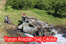 Takla Attı Yandı Araçtan Sağ Çıktılar