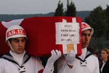 Şehit, Cenazesinde Siyasilere Protesto!