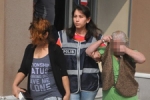  - Fuhuş Aracıları Yakalandı