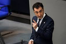 Türk Kökenli Alman Parlementere Ölüm Tehditleri Yağıyor