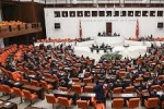 HDP Salonu Terk Etti 3 Partinin Oyuyla Kabul Edildi
